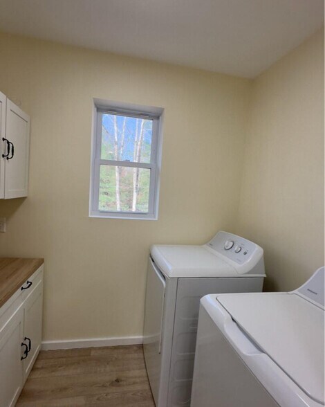 Building Photo - 111 Sunrise Dr