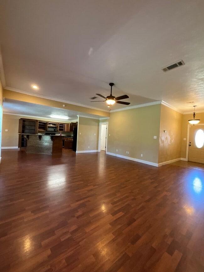 Building Photo - 110 James Dr