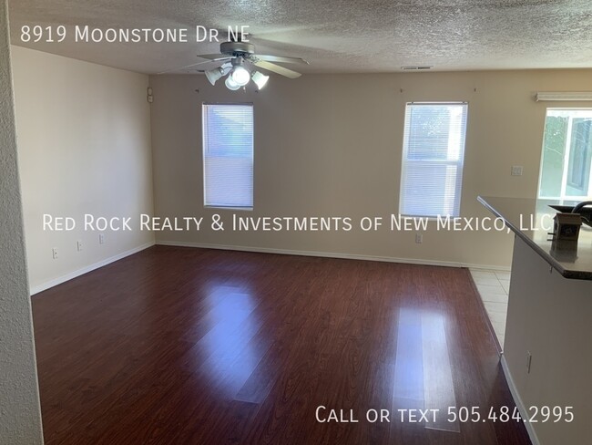 Building Photo - 3 Bedroom in La Cueva with EV Charger!!