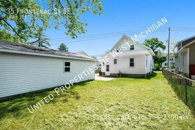 Building Photo - Available Now | 4 Bedroom, 2 Bathroom Sing...
