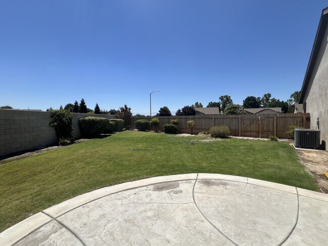Building Photo - 5418 Sweet Sunblaze Ave