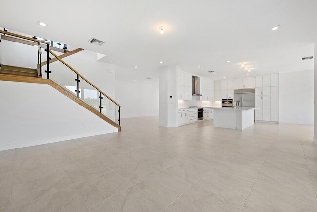 Building Photo - 20471 Southernwood Ave