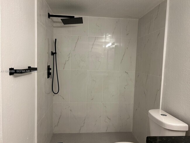 Building Photo - 12980 Vista Isles Dr