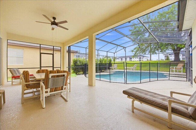 Building Photo - 722 Brighton Dr