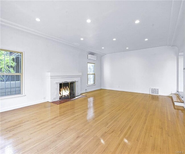 Building Photo - 1119 S Crescent Heights Blvd