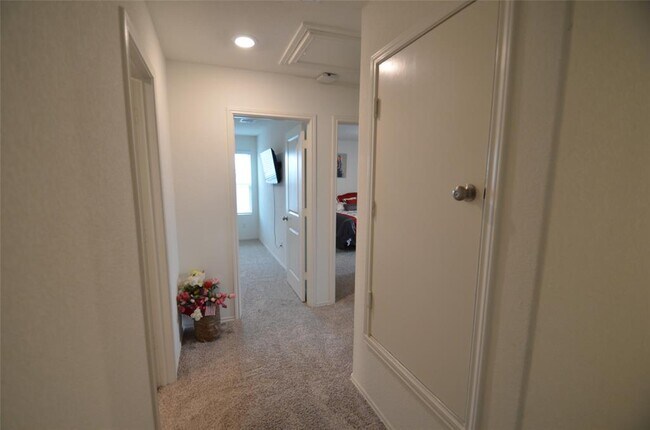 Building Photo - 13706 Mussel Rn