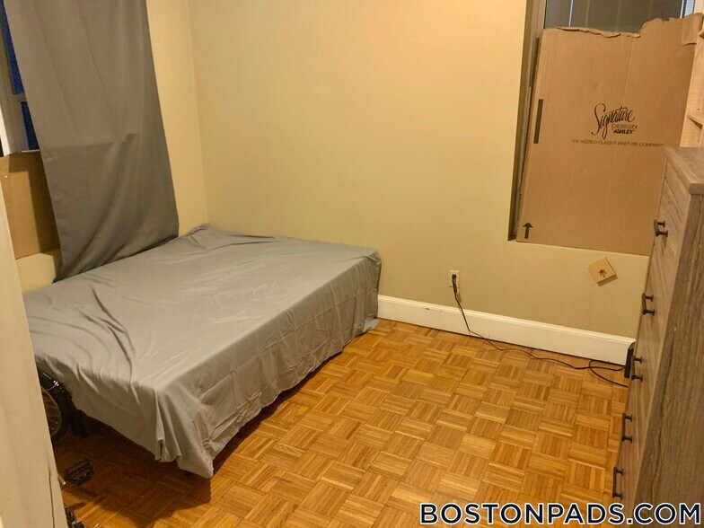 Building Photo - 17 Highgate St