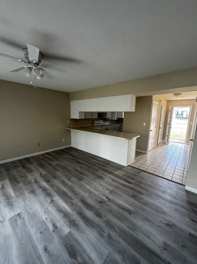 Building Photo - 365/367 Catherine