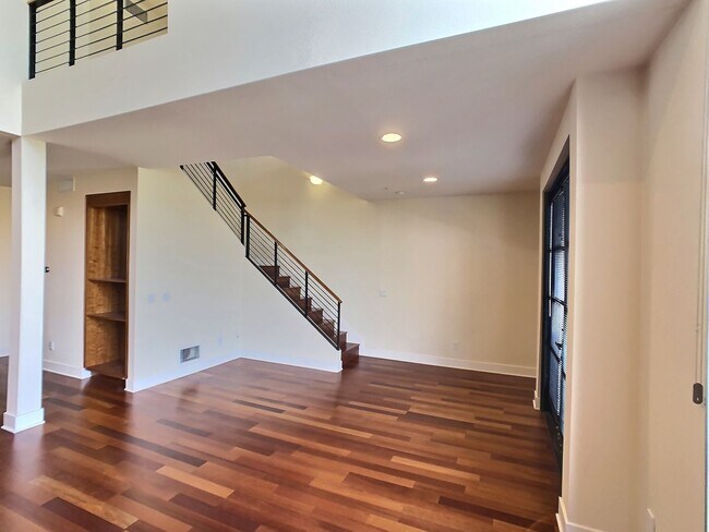 Building Photo - BRIGHT, SPACIOUS 1BD/1.5BA LOFT IN JAPANTOWN - DOWNTOWN SAN JOSE