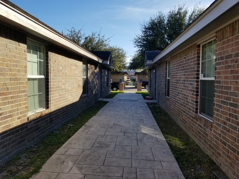 Building Photo - 3607 W Faith Hill St