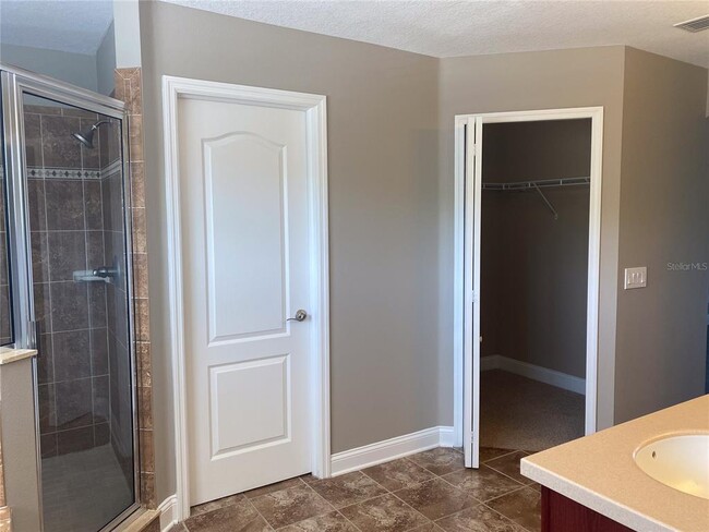 Building Photo - 4151 Knollpoint Dr