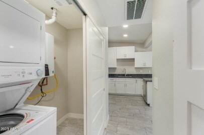 Building Photo - 6631 E Earll Dr