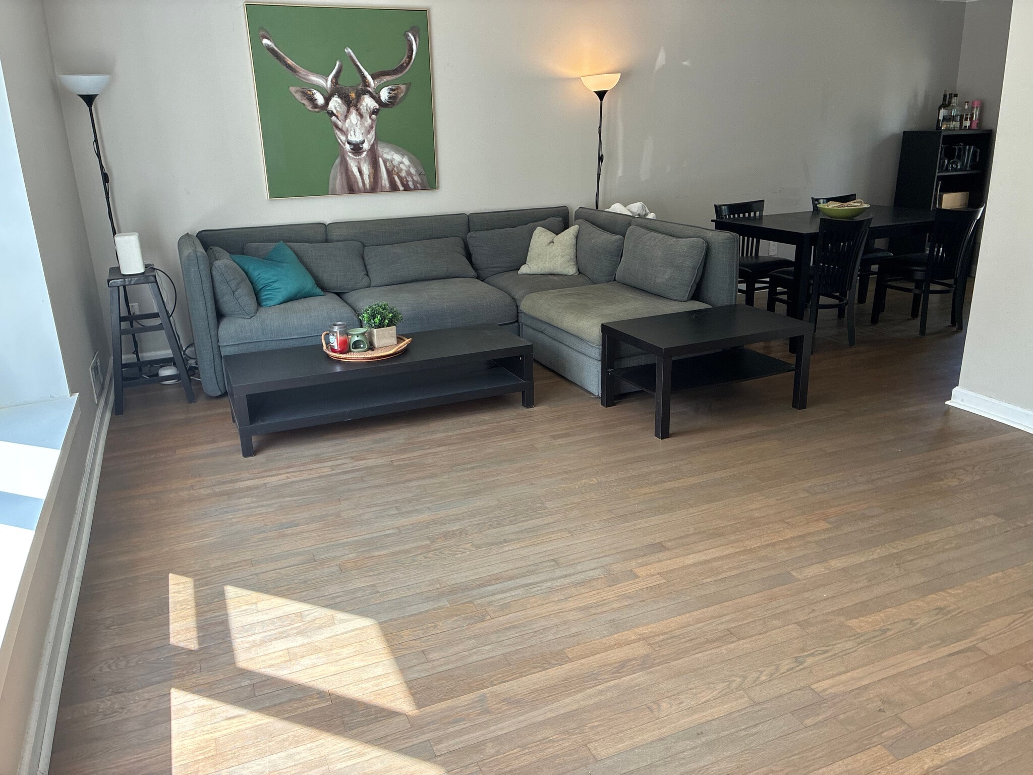 Building Photo - Room in House on Trafalgar Way