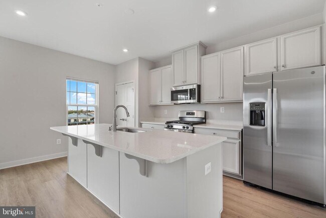 Building Photo - 1505 Wilmer Park Ln