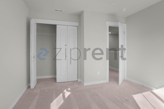 Building Photo - 1621 Seattle Hill Rd