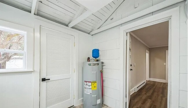 Building Photo - Welcome to this Beautiful Newly Renovated ...