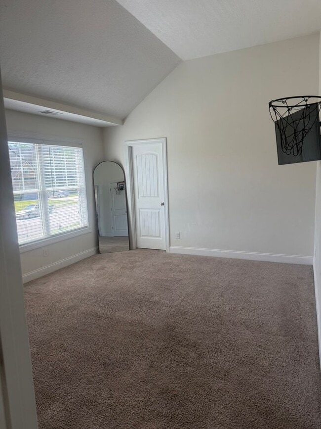 Building Photo - Welcome to your new home!