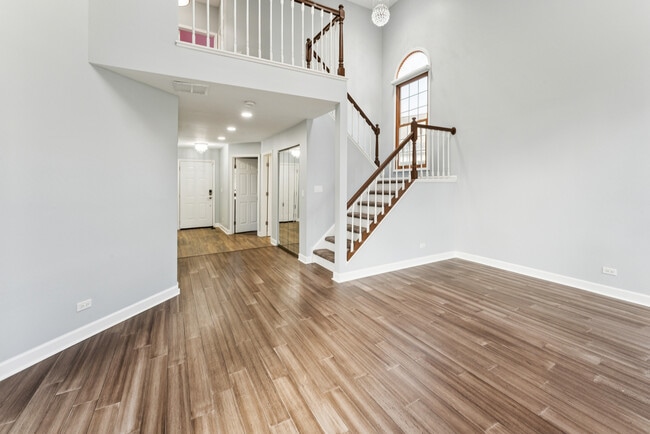 Building Photo - 310 Spring Creek Cir