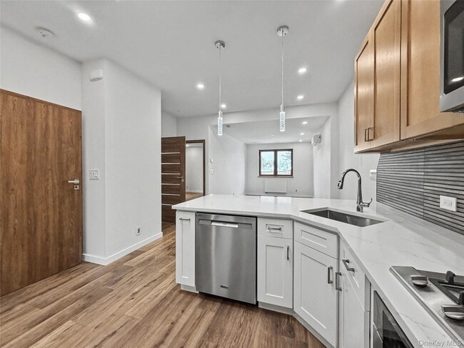 Building Photo - 71-11 72nd St