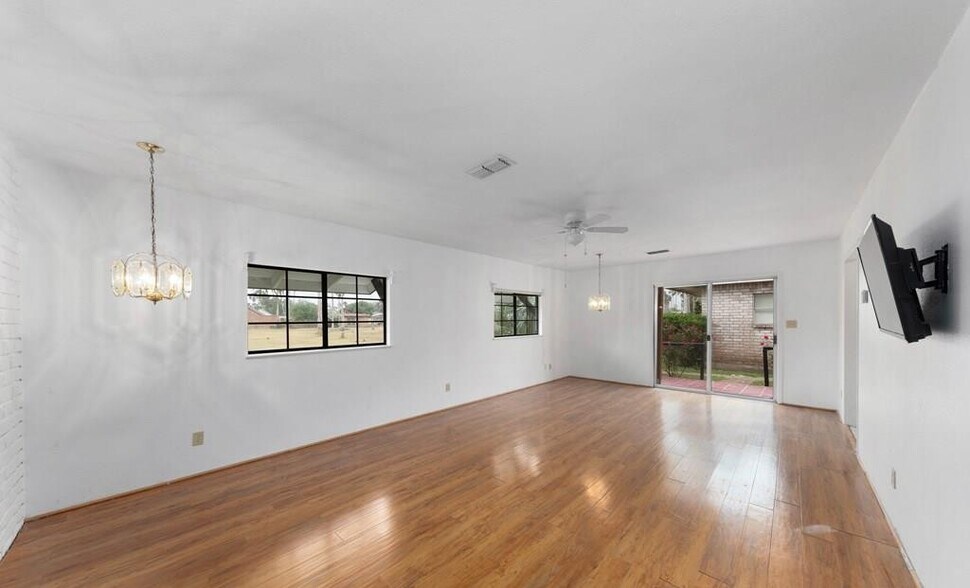 Building Photo - 313 McFadden Dr