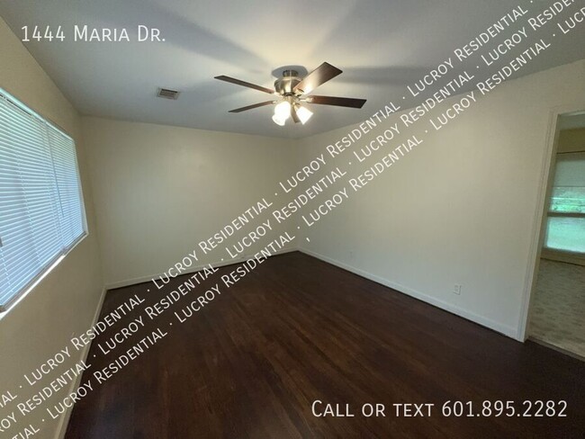 Building Photo - 1444 Maria Dr