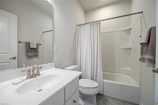 Building Photo - 512 Clara Ln