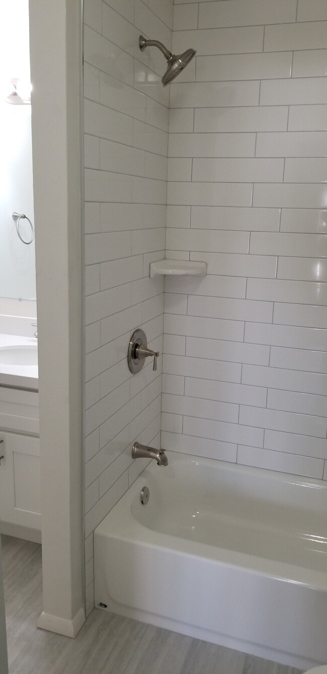 Building Photo - 5262 S Rome Beauty Park