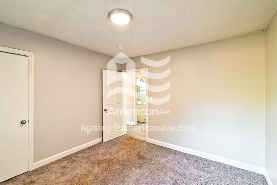 Building Photo - 2210 Corning Rd