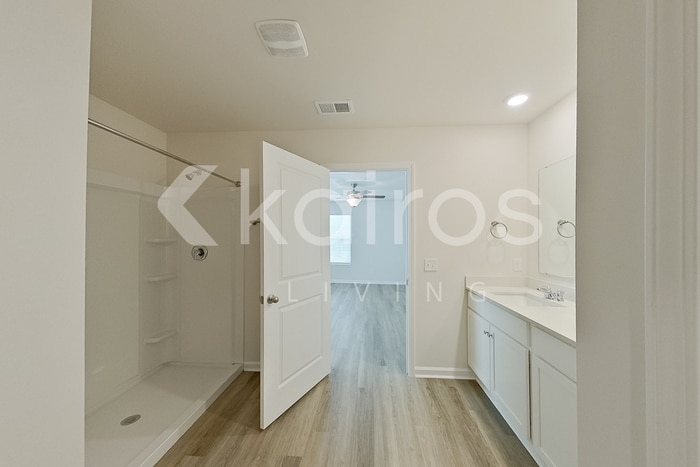 Building Photo - 133 Overstreet Way