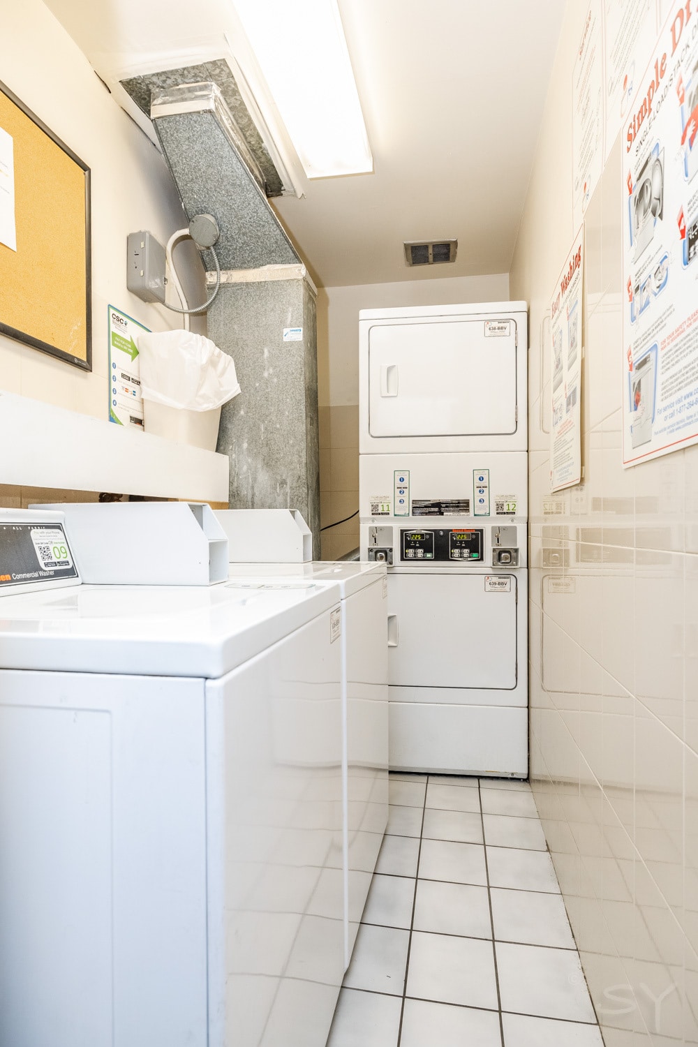 Building Photo - 607 W Wrightwood Ave