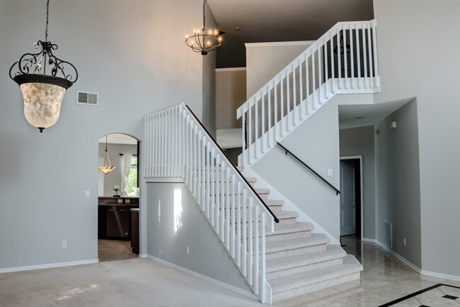 Building Photo - 1557 Amaryllis Cir