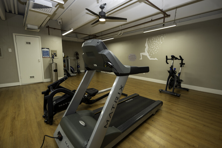 Community Fitness Center - 4415 Laguna Pl