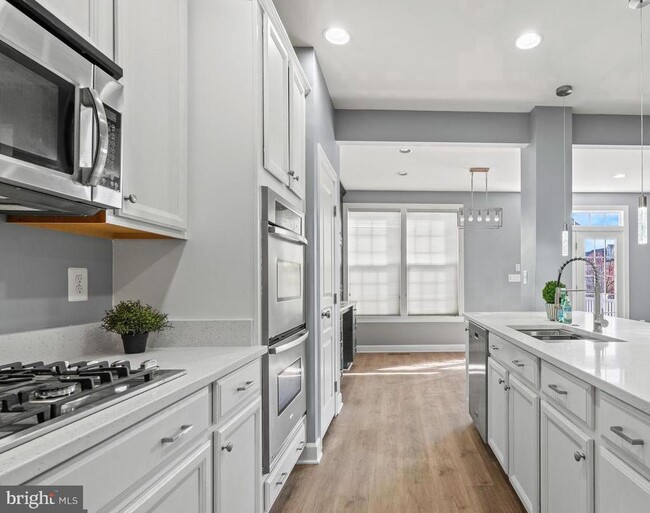 Building Photo - 7704 Water St