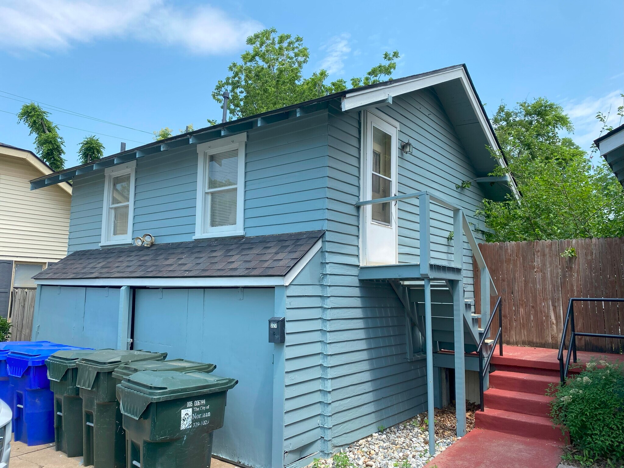Building Photo - 327 E Duffy St