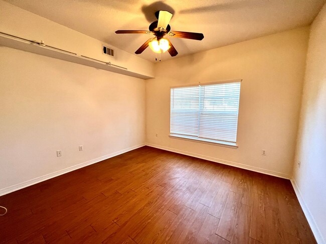 Building Photo - First floor unit!