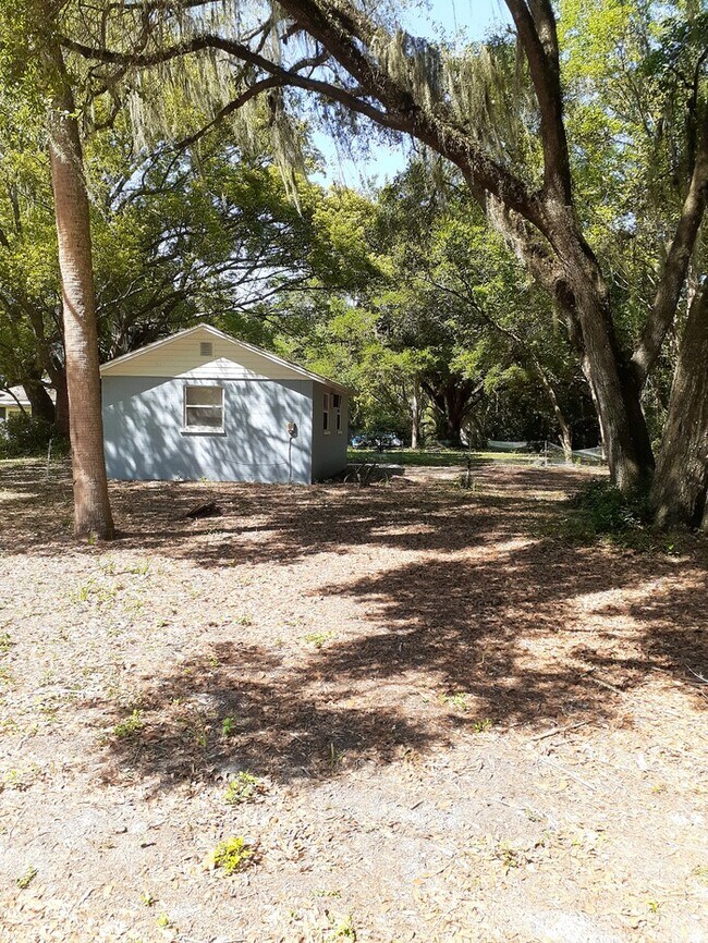 Fully Renovated Cottage 602 Lake St Fruitland Park FL 34731 Apartment Finder