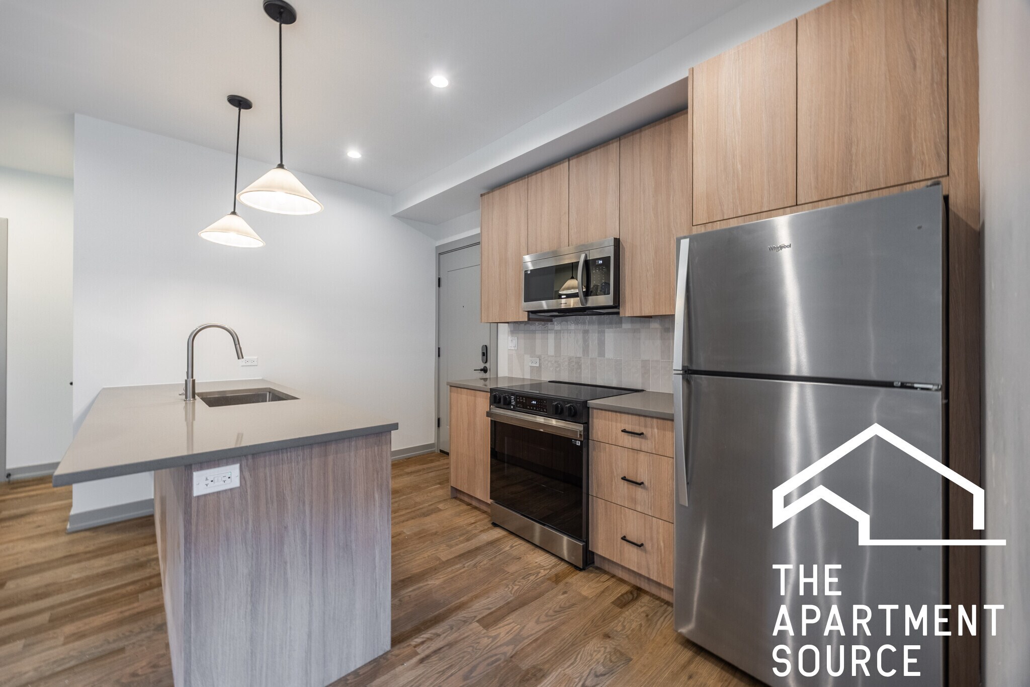 Building Photo - 1333 W Estes Ave