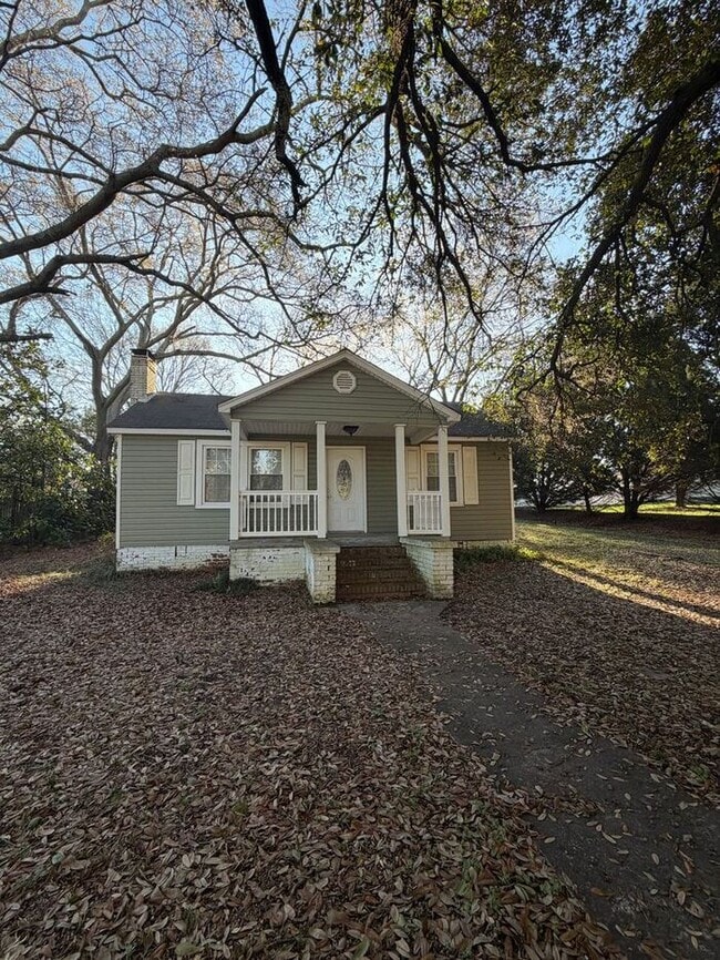 Building Photo - Prime Pineville Location – Stylish 2-Bedroom Near I-485 & Carolina Place