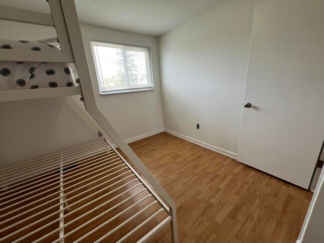 Building Photo - 4033 Ramblewood Dr