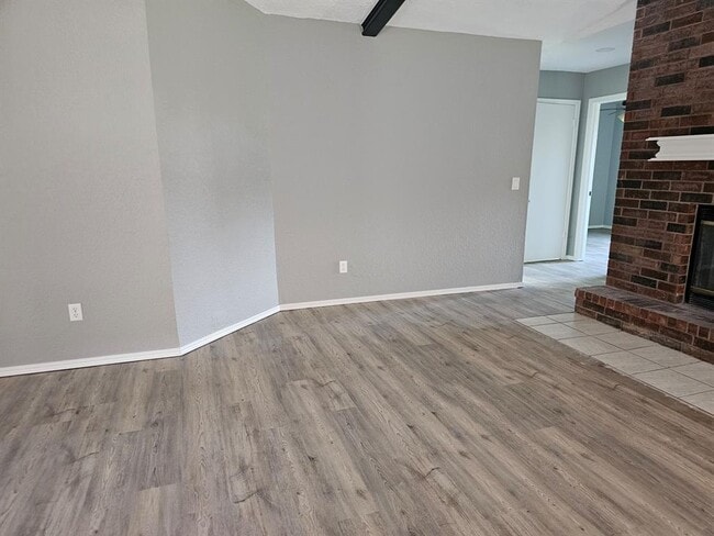 Building Photo - 14304 S Brent Dr