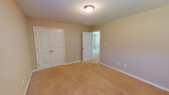 Building Photo - Stylish Two-Story in the dreamy Riverbrooke Community of Raeford!