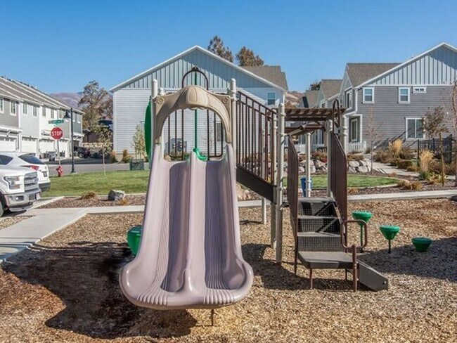 Building Photo - North Salt Lake 3 bed, 2.5 bath, Garage