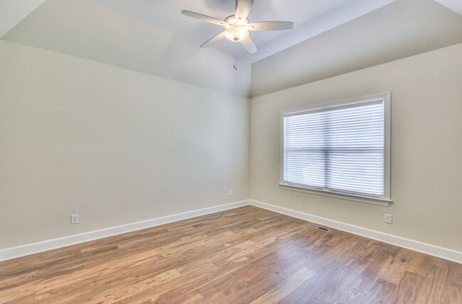 Building Photo - 9141 Holstein Dr