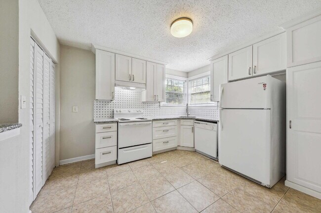 Building Photo - Renovated 3-Bedroom Home in the Heart of Murray Hill!