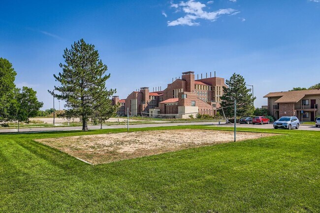 Building Photo - Move-In Ready 1-Bed Near Campus ***Applica...
