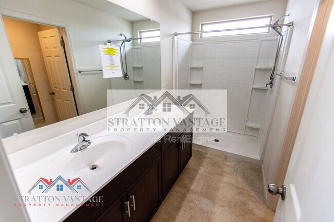 Building Photo - 43620 W Mescal Dr