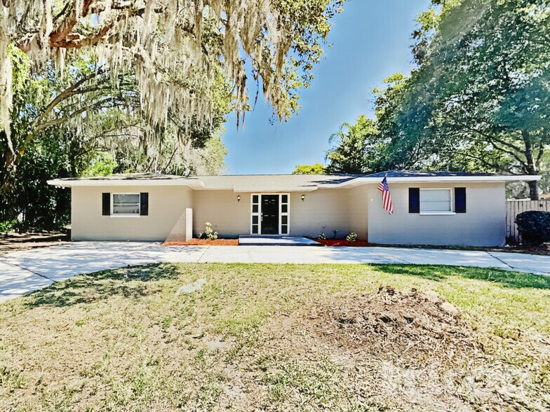 Building Photo - 104 New Hope Rd
