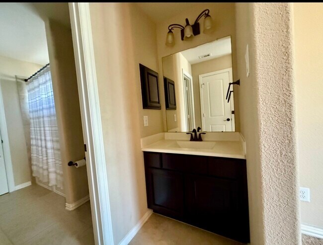 Building Photo - 10314 Hatcher Dr