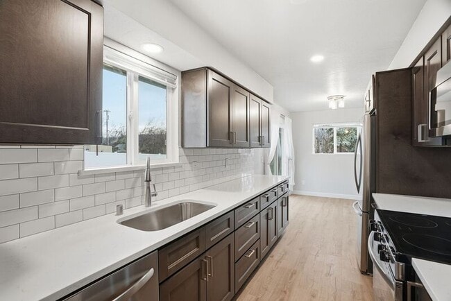 Building Photo - 3440 N Huetter Rd