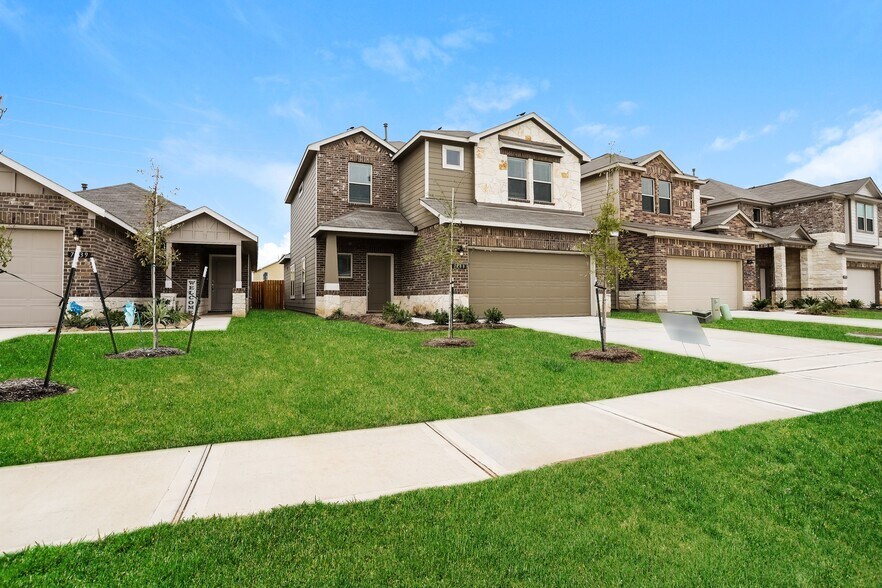 Building Photo - 7943 Cypress Country Dr